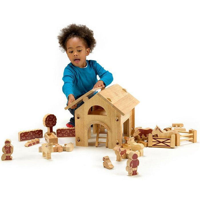 Lanka Kade Deluxe Farm With Barn And Tractor - Little Whispers