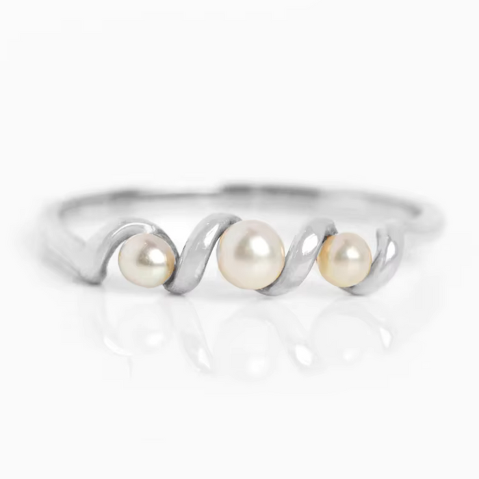 Helena | Silver Ring with Pearls