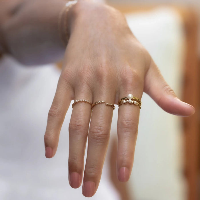 Helena | Silver Ring with Pearls