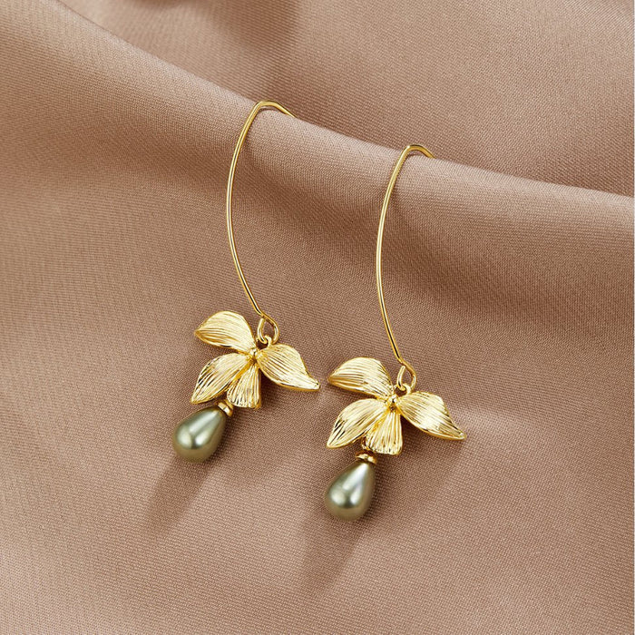 Juliana | Gold-Plated Earrings with Surface Pearl