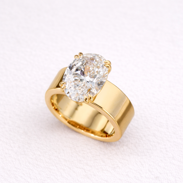 Lara | Gold-Plated Solitaire Ring with Round Stone
