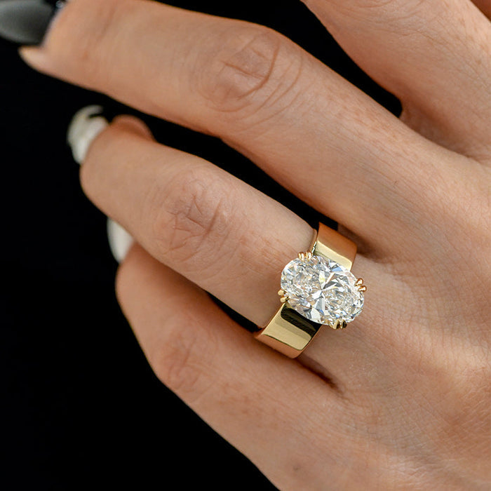 Lara | Gold-Plated Solitaire Ring with Round Stone
