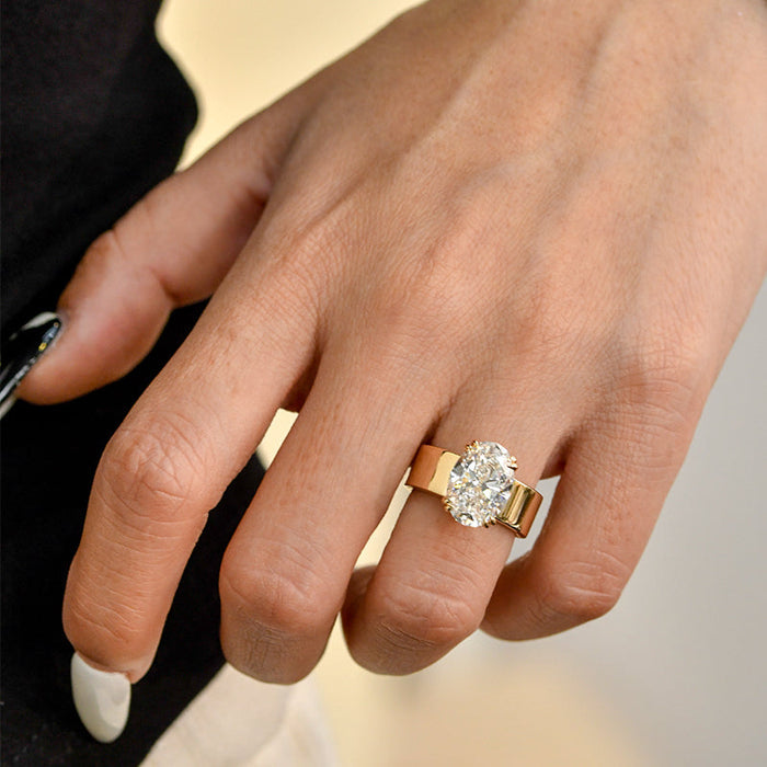 Lara | Gold-Plated Solitaire Ring with Round Stone