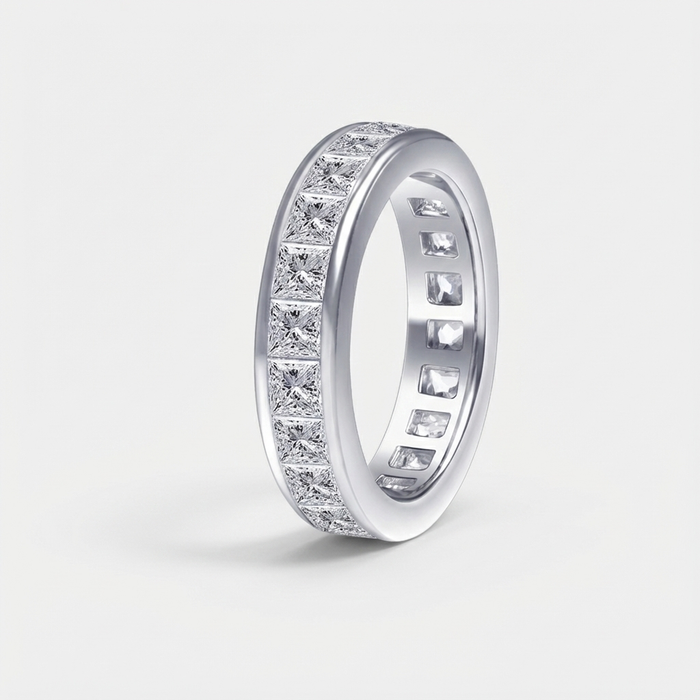 Maren | Silver Ring with Brilliant Narrow Band
