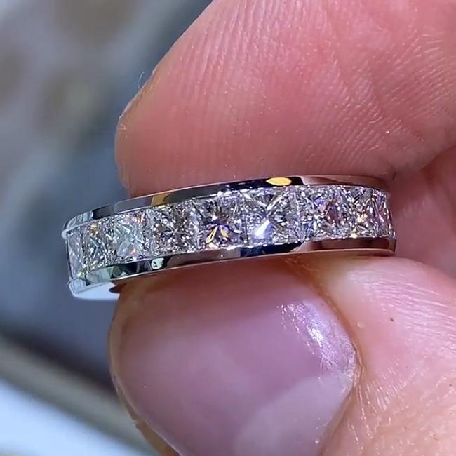 Maren | Silver Ring with Brilliant Narrow Band
