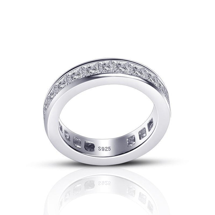 Maren | Silver Ring with Brilliant Narrow Band