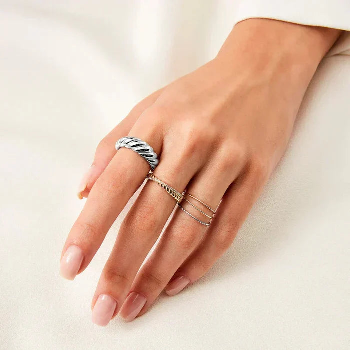 Paloma | White Gold Shell Ring