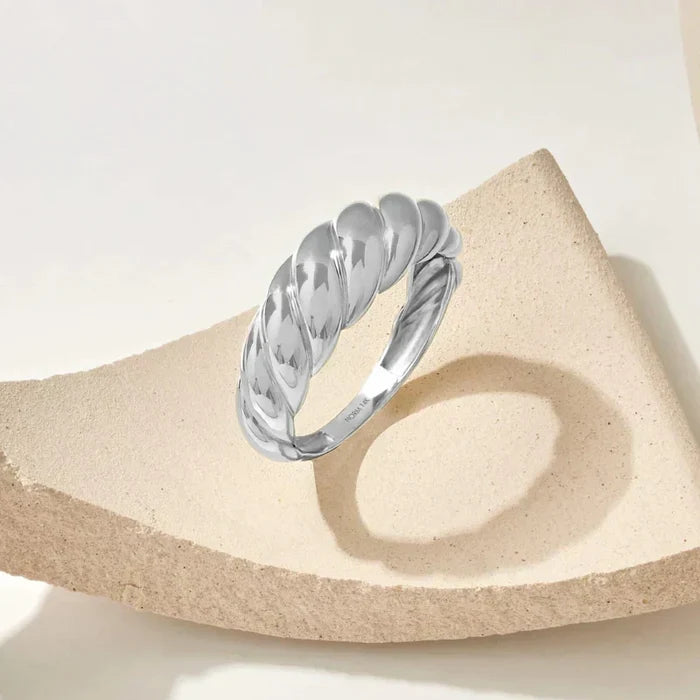 Paloma | White Gold Shell Ring