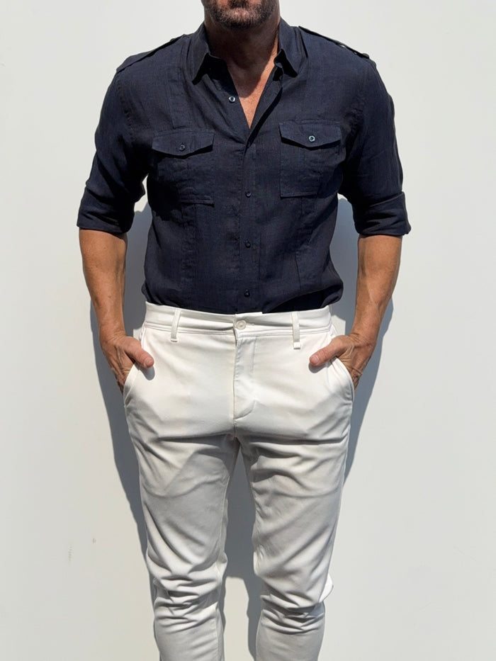 The Raider Shirt in Linen - Dark Navy
