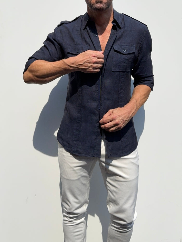 The Raider Shirt in Linen - Dark Navy