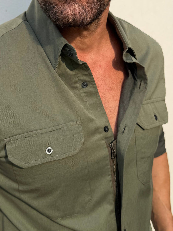 The Utility Shirt in Twill - Army Green